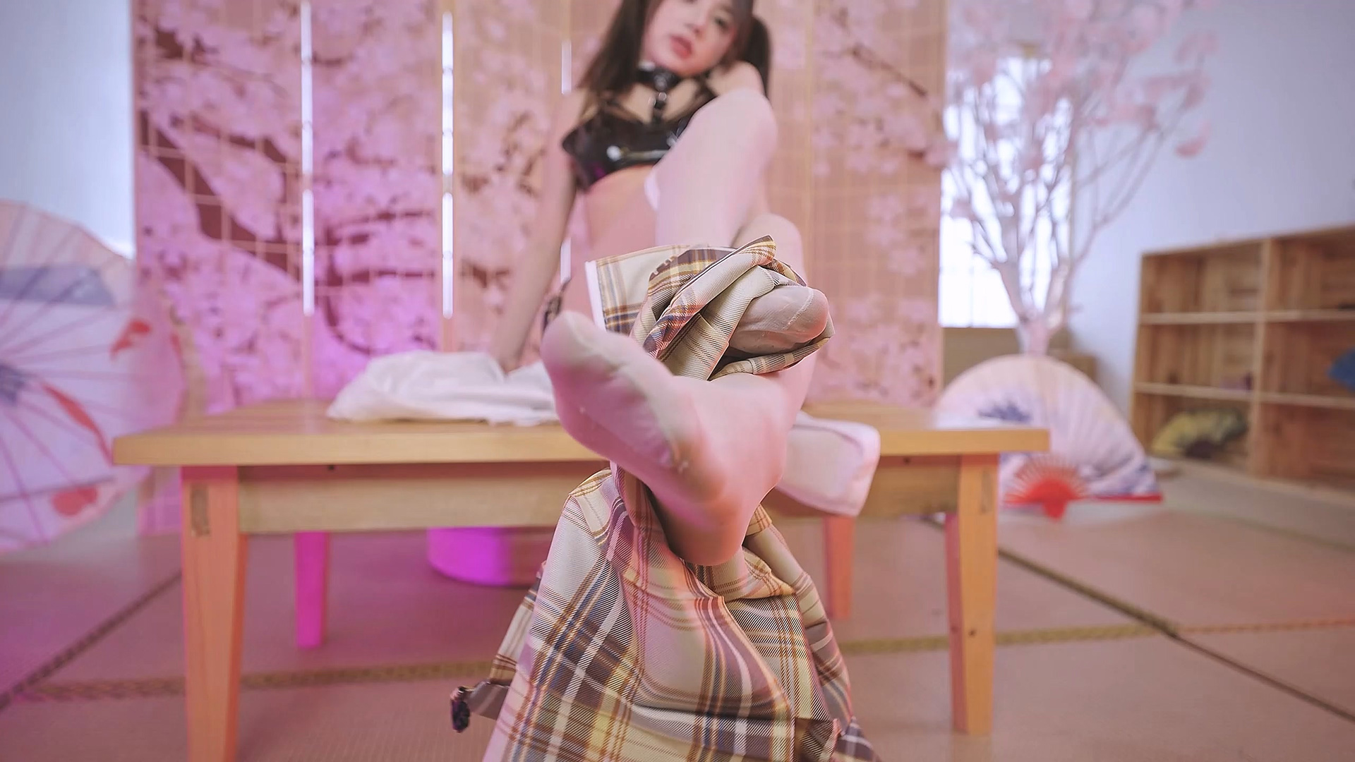 The Plum in the Golden Vase1 - featuredMedia