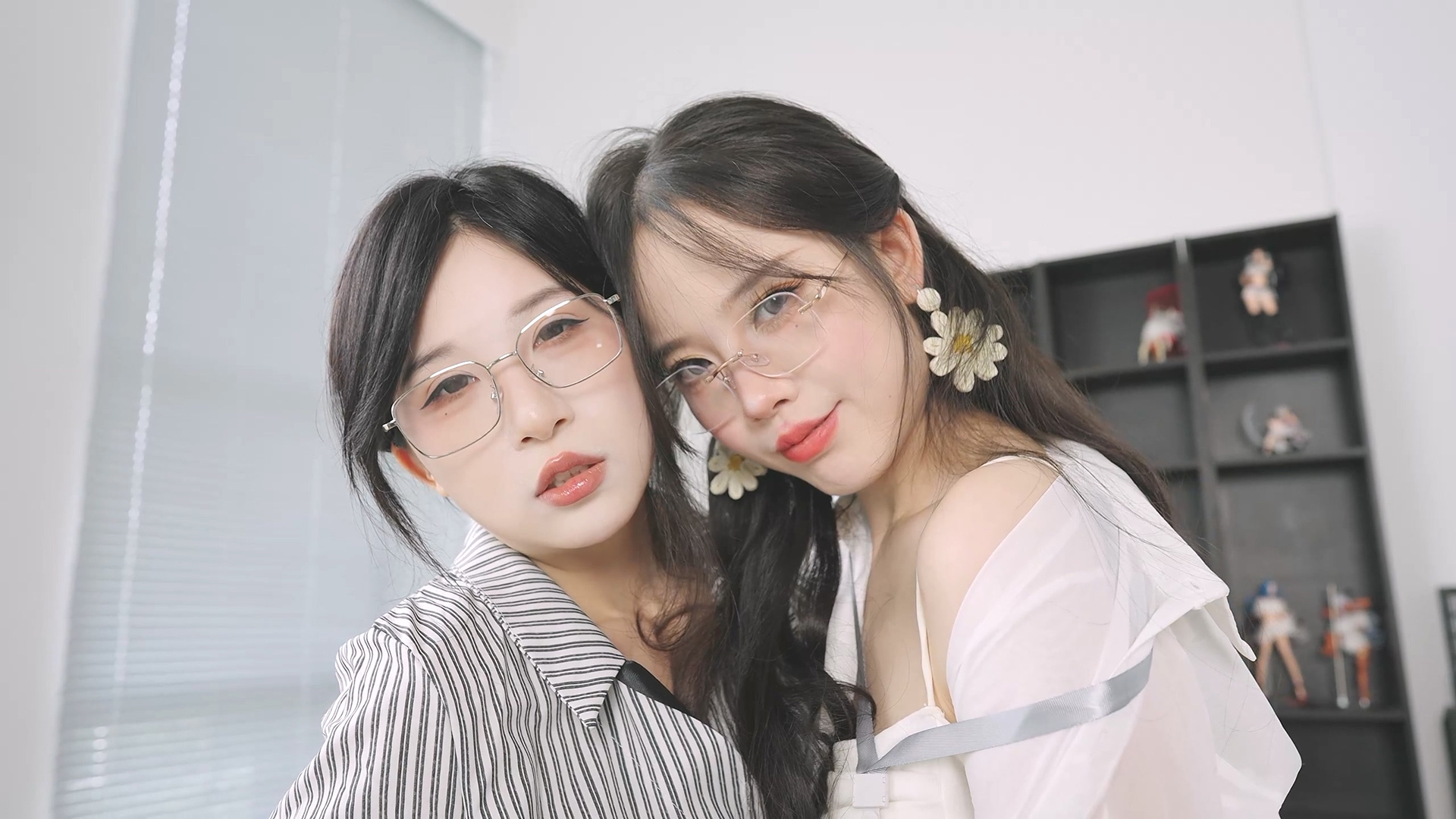 The Beauty and the CEO-i8gvk